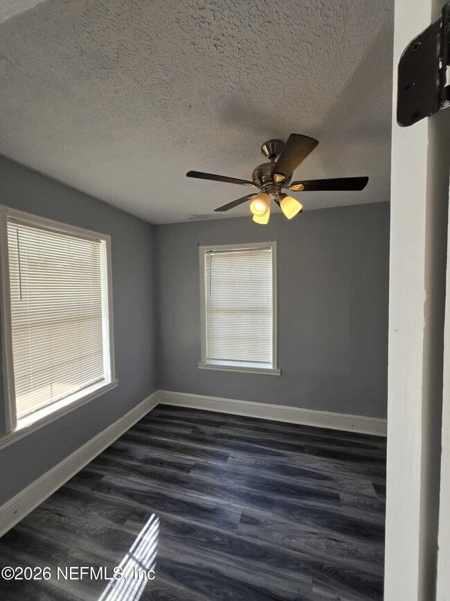 Photo - 1551 E 27th St