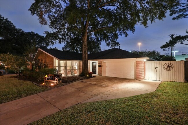 Photo - 6915 Shavelson St Casa