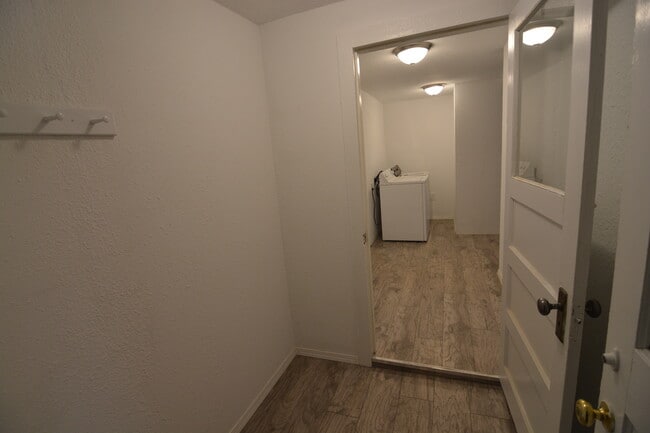 Building Photo - 316 W North 4th St