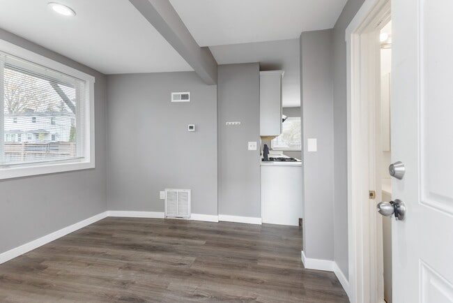 Photo - Modern 2-Bed Apartment in Heart of Tacoma Unidad 2