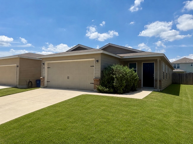 Photo - Beautiful 3 bedroom, 2.5 bathroom with an office in a prime New Braunfels location!