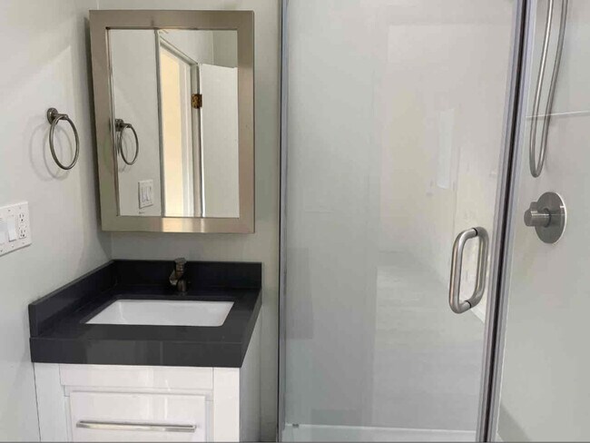 Photo - 986 Pope Way Unidad #1