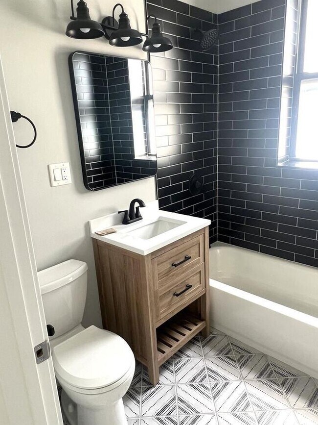 Photo - 1007 N California Ave Unit 1007 N California