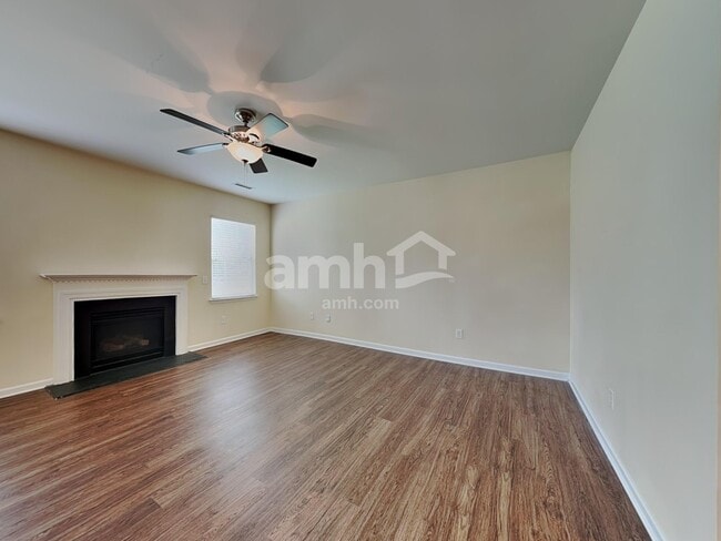 Photo - 1324 Lombar St