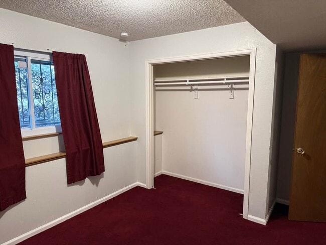 Photo - 4039 Cooke Dr Unit Downstairs Bedroom 1