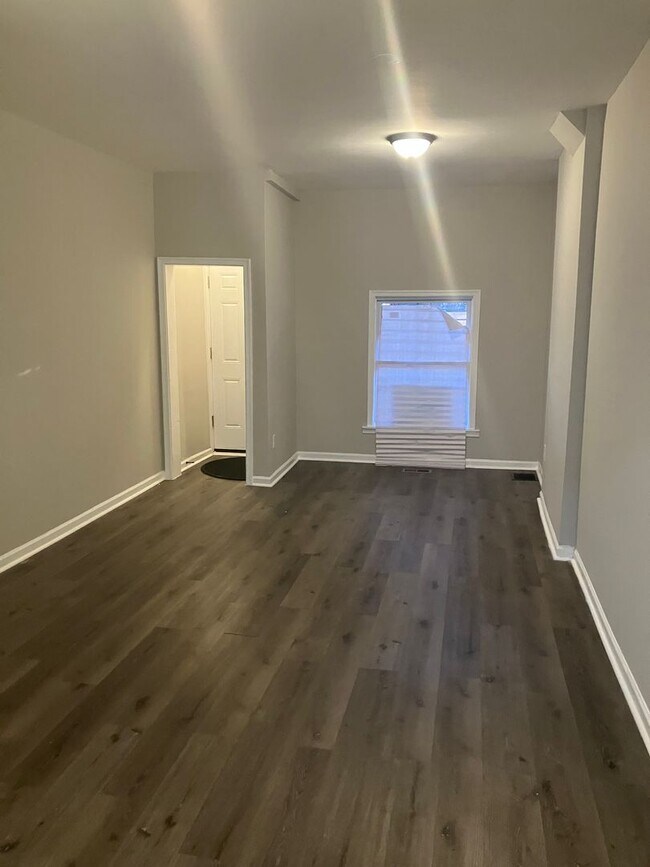 Photo - 512 N Curley St