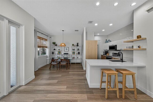 Photo - 15 NE 20th Ave