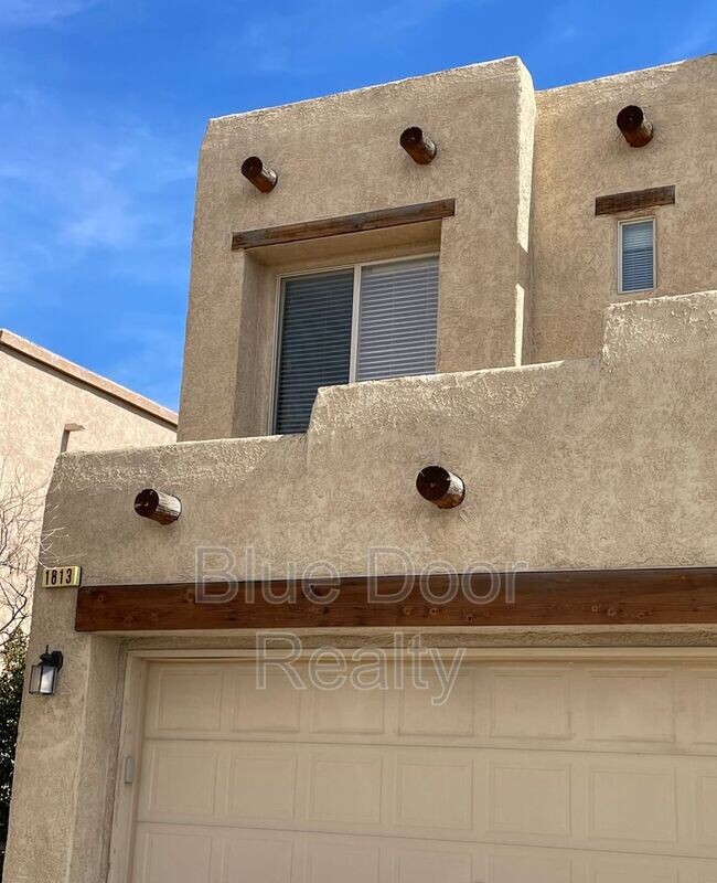 Photo - 1813 Cortina Loop SE House