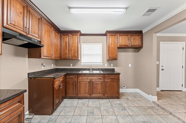 Photo - 5646 Belmark St