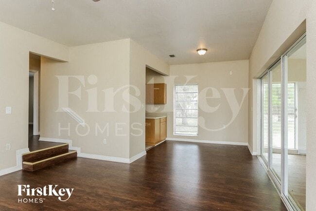 Photo - 22363 Catherine Ave