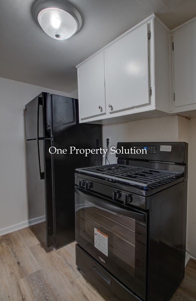 Photo - 2561 Harrison St
