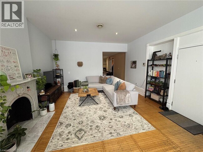 Photo - 262 James St S Unit 101