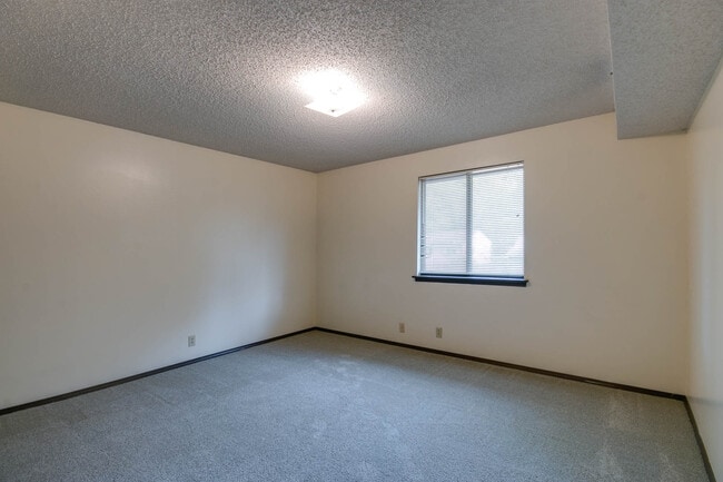 Photo - 2000 College Heights Rd