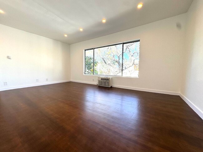 Fully Renovated 2-Bedroom in Prime West Ho... - Fully Renovated 2-Bedroom in Prime West Ho... Apartamento Unidad 01