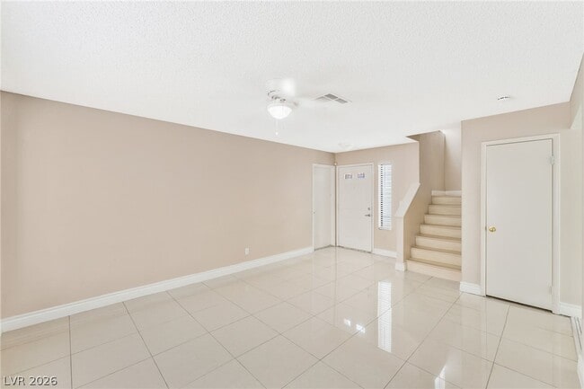 Photo - 5818 Cinnabar Ave