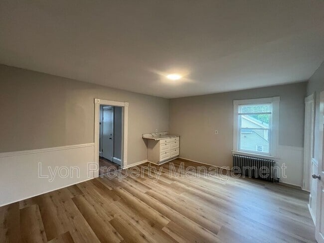 11 E Lawlor St Unit 2nd floor