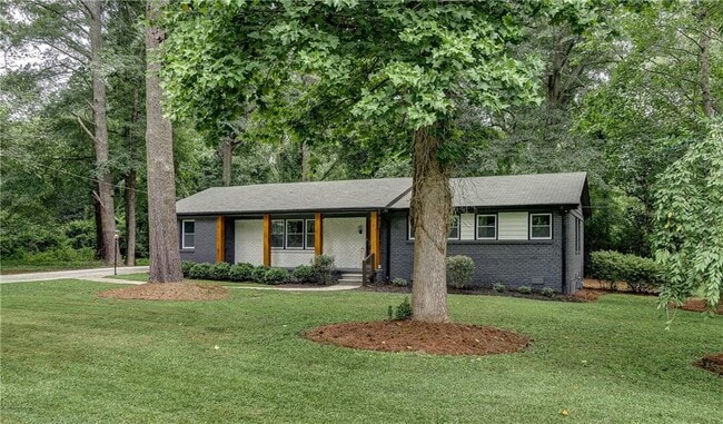 Building Photo - 131 Brookwood Dr SW Rental
