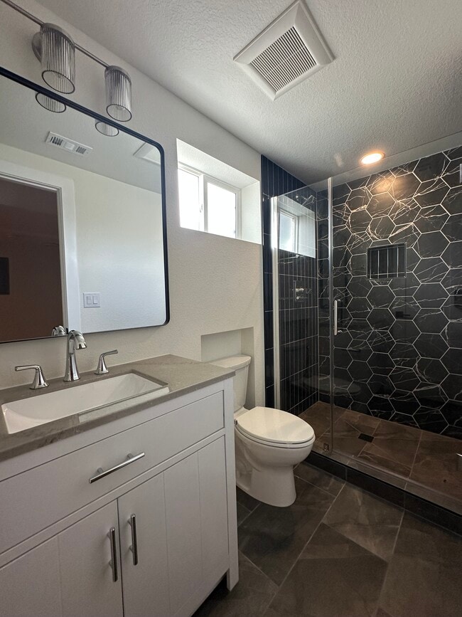 Photo - 3294 S Newton St