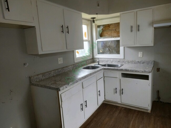 Building Photo - 2051 N Gale Ave Rental