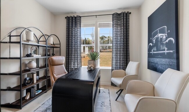 Photo - 206 Daybreak Ln