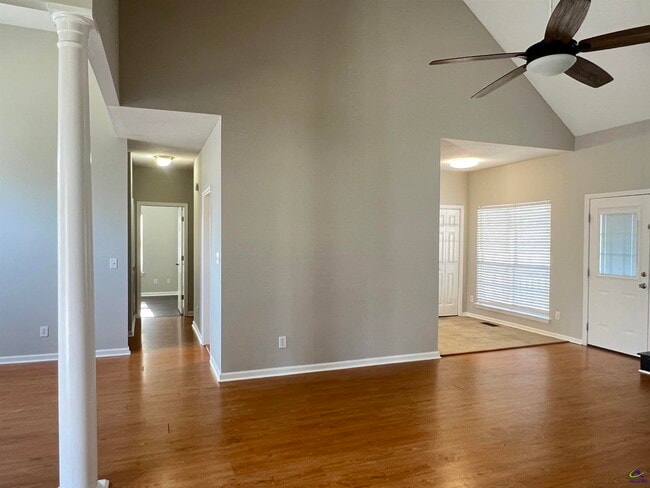 Photo - 253 Chadwick Cir