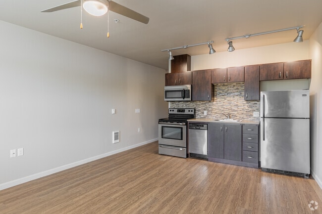 1BR, !BA - 490SF - Kitchen