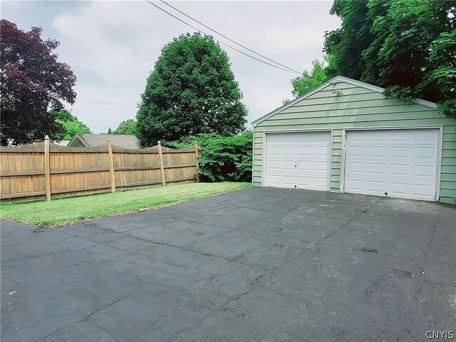 1129 N Glencove Rd