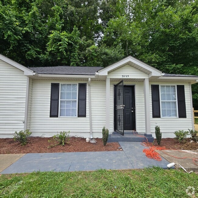 Building Photo - Fully Renovated 3BR/2BA Home – Move-In Ready!