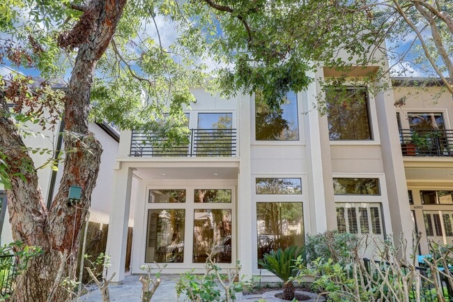 Building Photo - 6303 Pickens St Unit B