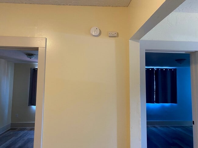 Photo - 412 W 11th St