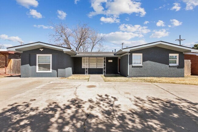 Photo - 4804 44th St