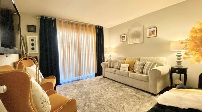 Building Photo - 8521 Hearth Dr Unit 3