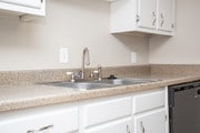 1BD/1BA - 668 SF Kitchen