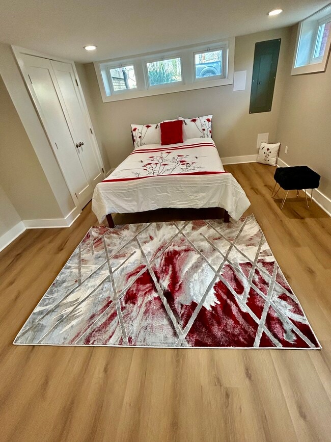 Bedroom - 1516 Hamilton St NW Unit 101A