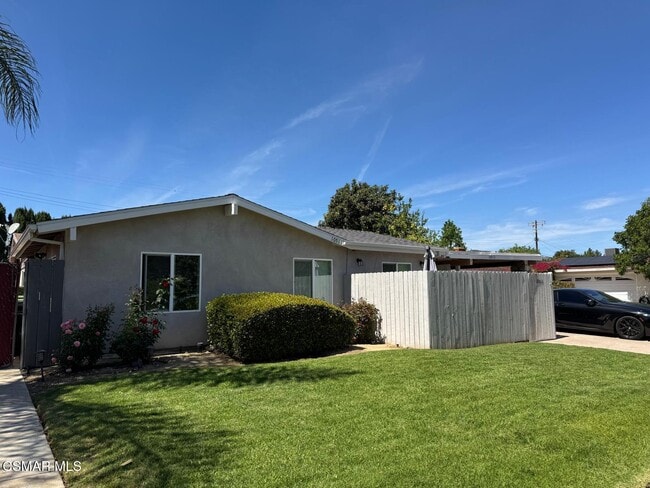 Photo - 10513 Odessa Ave