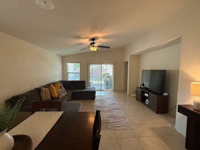 Photo - 2233 E Stacey Rd