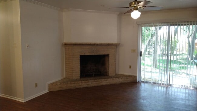 Photo - 7342 Shady Hollow Ln