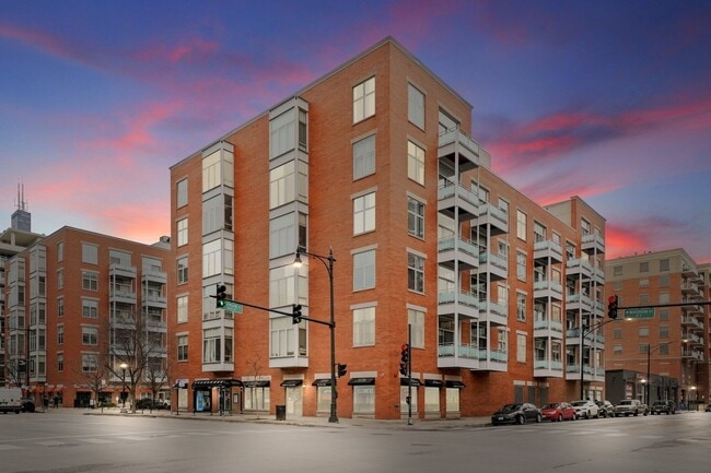 Building Photo - 949 W Madison St Unit 206 Rental