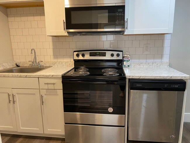 Photo - 2 bedroom/1 bath Duplex "ASK ABOUT OUR ZER...