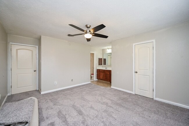 Photo - 1114 Blue Diamond Dr