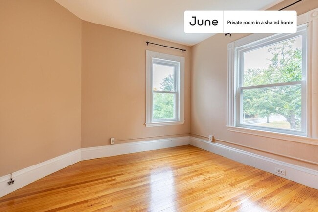 Photo - Room in Shared 6 bed/2 bath home Unidad D