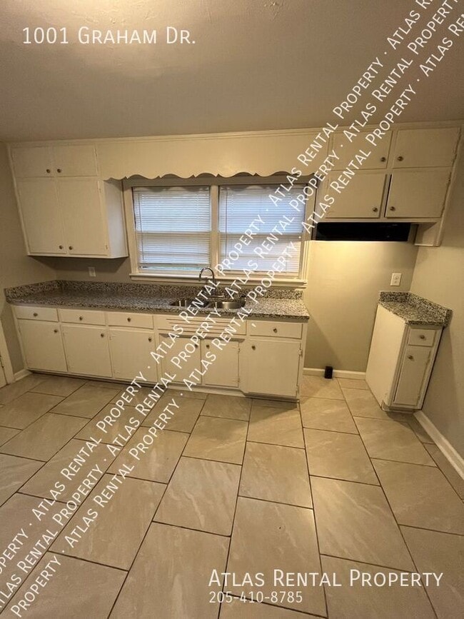 Photo - 1001 Graham Dr