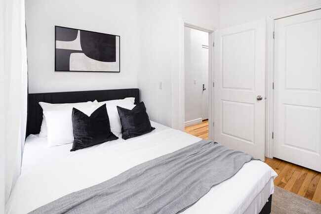 Photo - 310 W 53rd St Unit SI FL3-ID1359073P