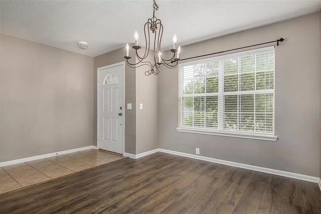 Photo - 4714 Woodsend Ln