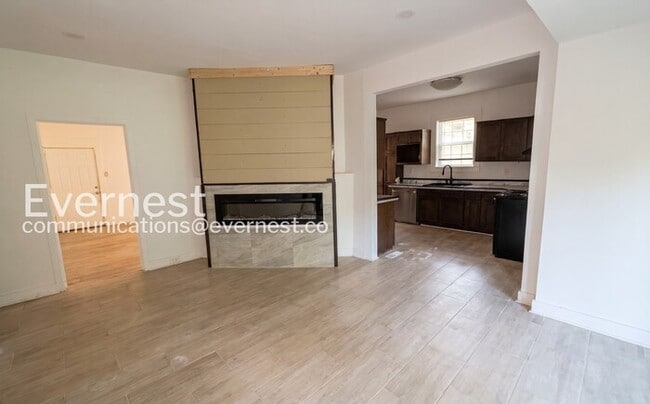 Building Photo - 3-Bed/2-Bath/Pet Friendly/Available Now!