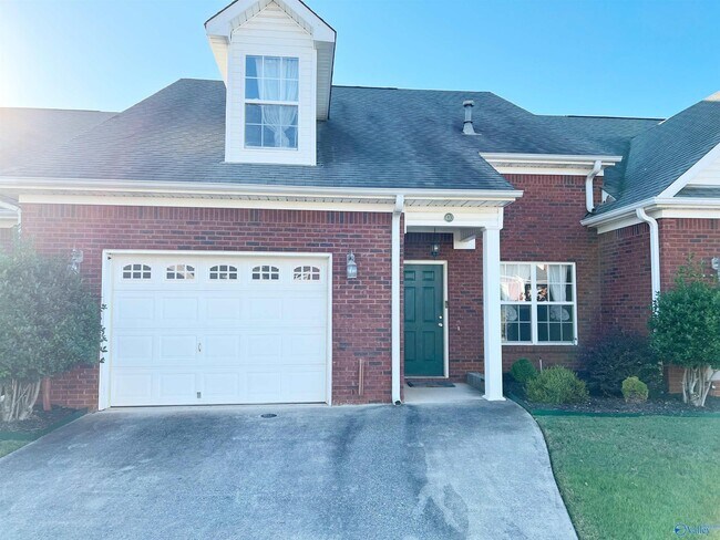Photo - 470 Shamrock Dr