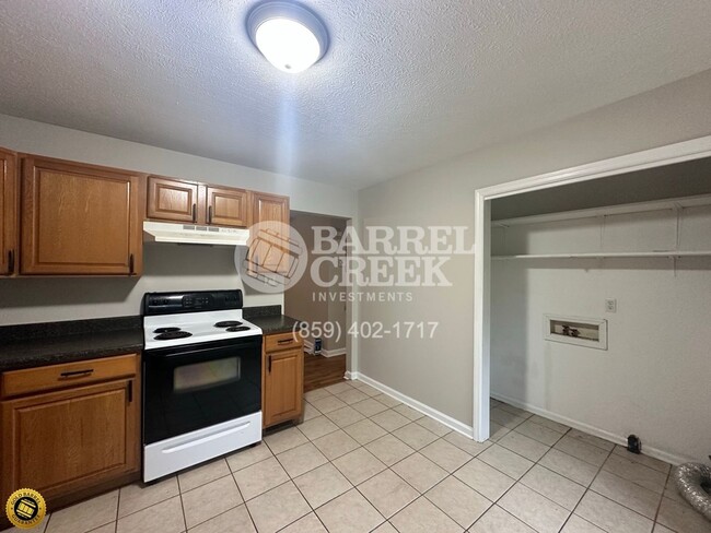 Photo - 308 Bond St Unit 308 Bond Street left