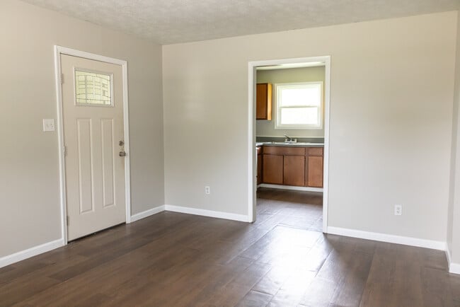 Building Photo - 3 Rivers Apartments Unit G
