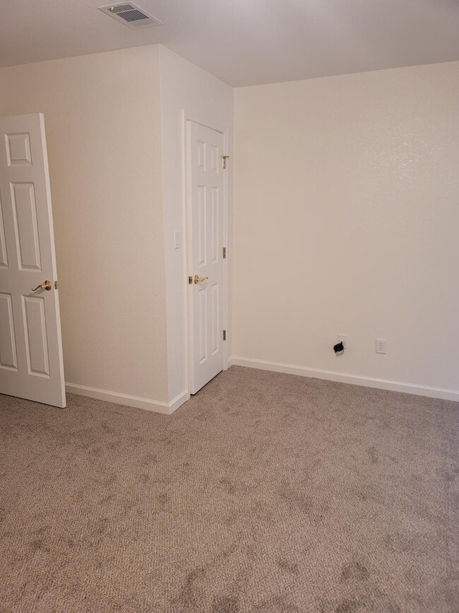 Photo - 1 Old Courthouse Way