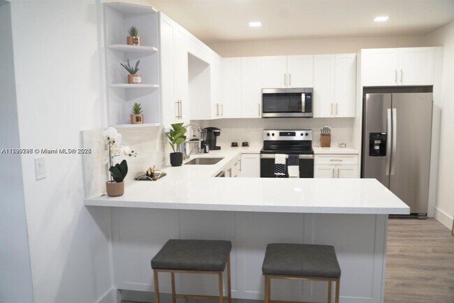 Building Photo - 520 NW 45th St Rental